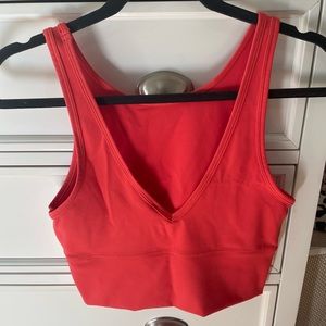 Lululemon six 8 workout top